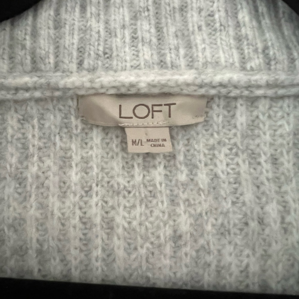 ✨NWOT✨ Ann Taylor LOFT Button Turtleneck Poncho - Picture 5 of 7